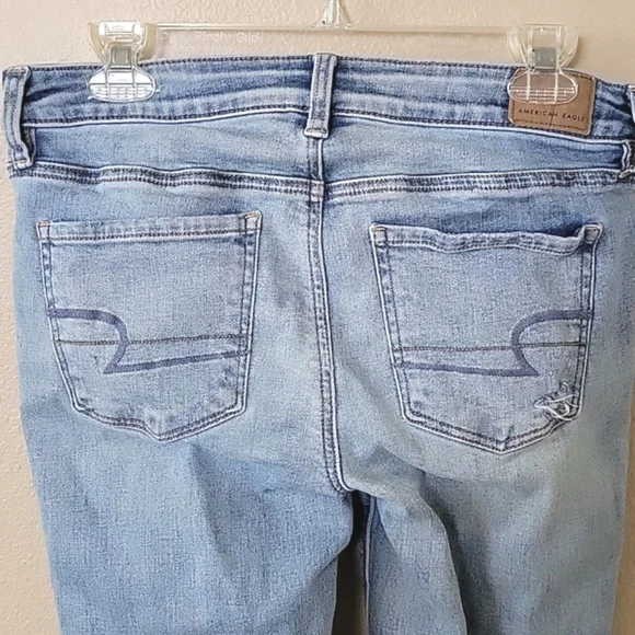 American Eagle Super Stretch Ripped Jeggings - Size 8 - Picture 5 of 10